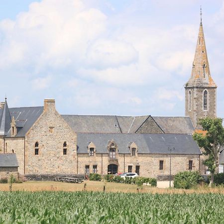 Le Coin Des Hirondelles Villa Pontorson Exteriör bild